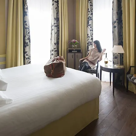 Отель De Seze & Centre 4*